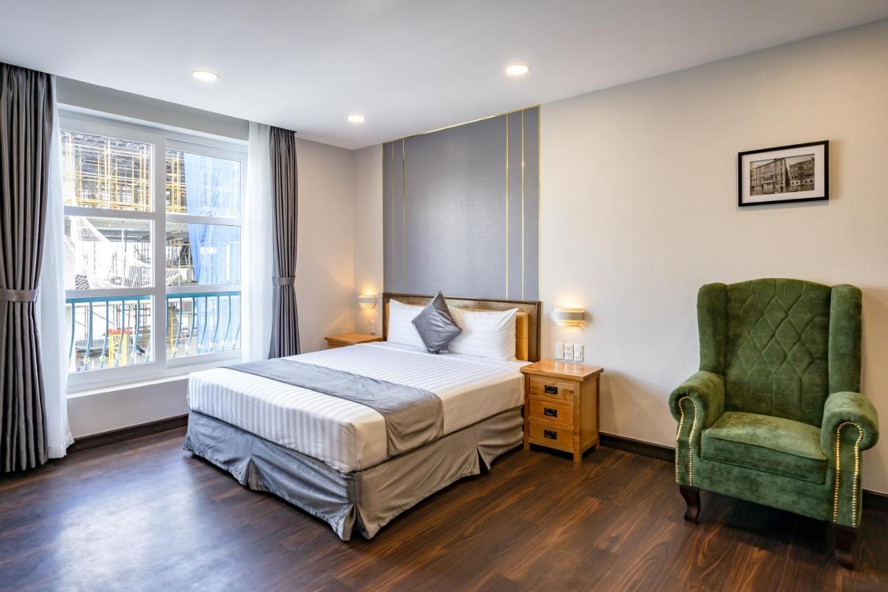 Emerald Khách sạn 3*