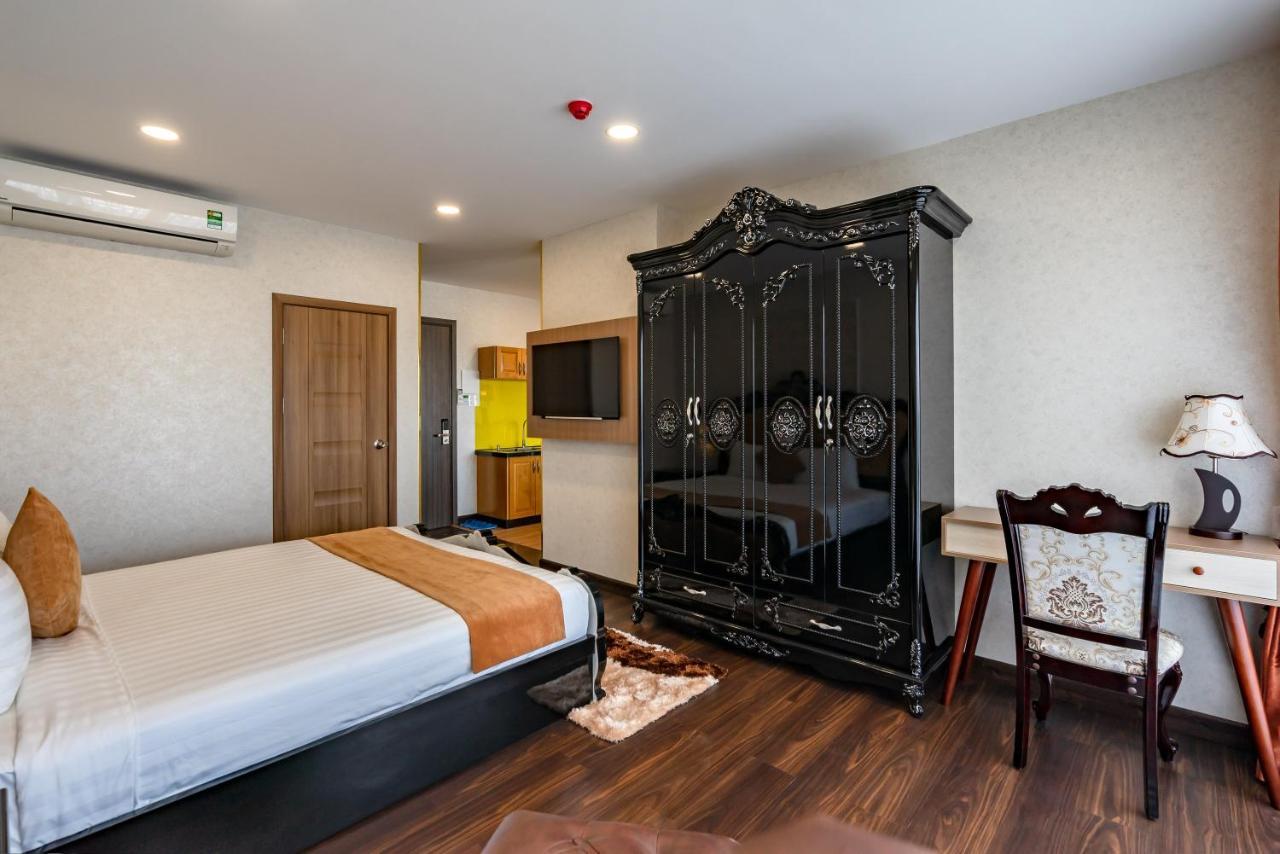 Khách sạn Emerald 3*