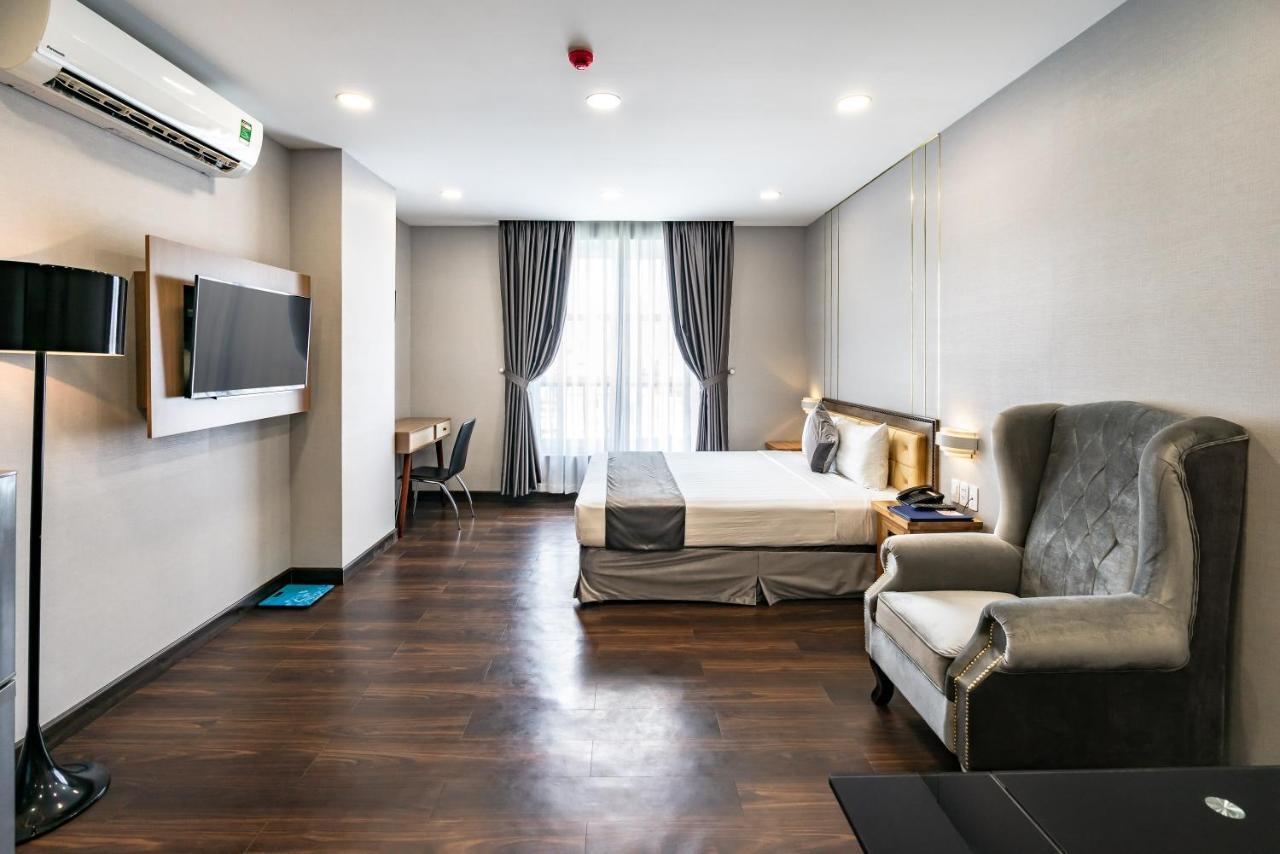 Emerald Khách sạn 3*