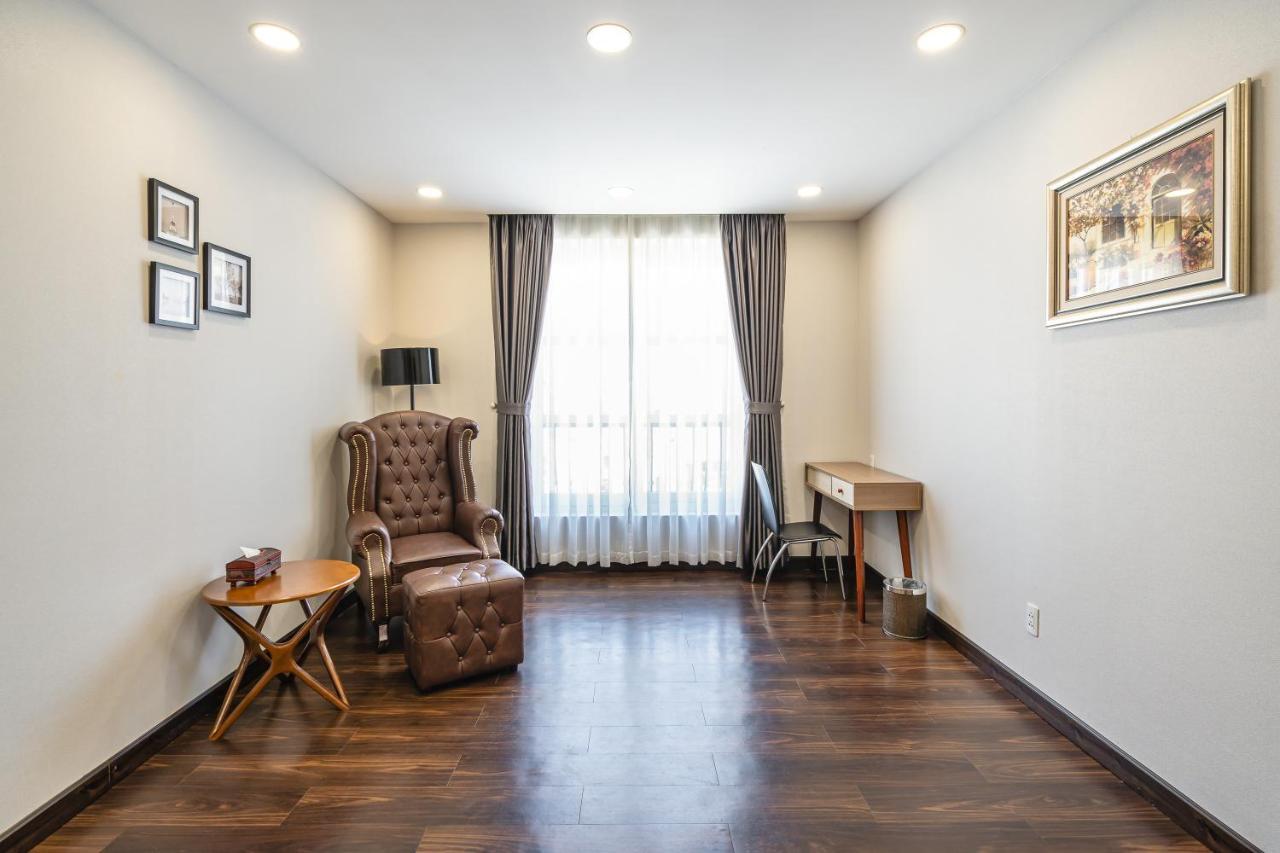 Emerald Khách sạn 3*